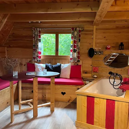 Le Nid Dans Les Bruyeres Frühstückspension 3*
