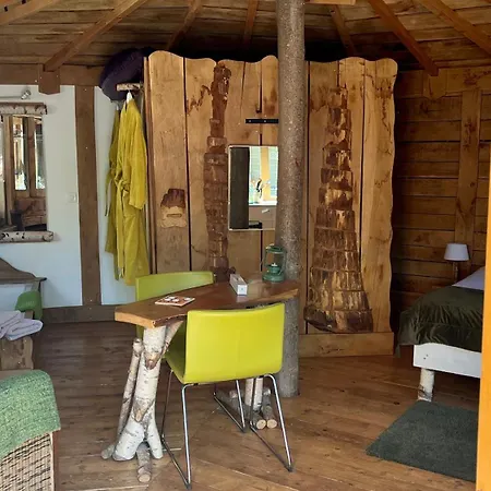 Le Nid Dans Les Bruyères Couette-café 3*