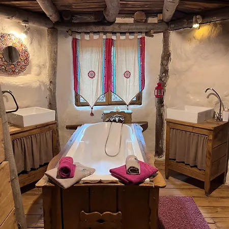 Le Nid Dans Les Bruyeres Bed and Breakfast