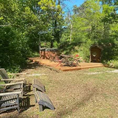 Le Nid Dans Les Bruyères Couette-café 3*