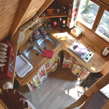 Le Nid Dans Les Bruyeres 3*