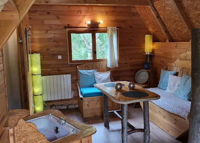 Le Nid Dans Les Bruyeres Fere-en-Tardenois